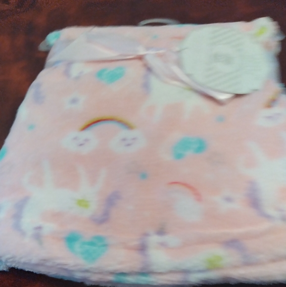 2 BRAND NEW BABY BLANKETS - Picture 4 of 6